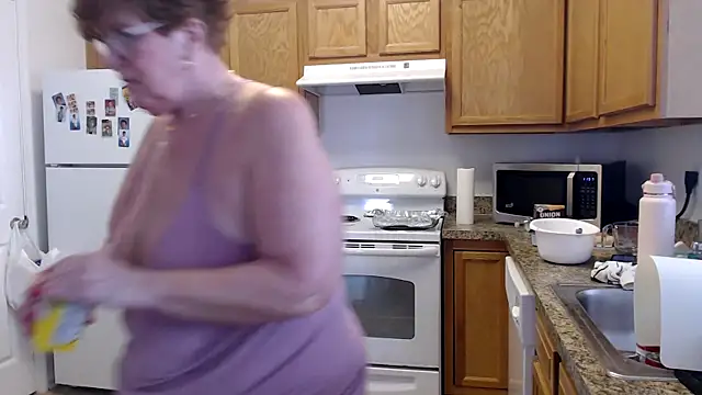 Snapshot of plusizebigbooty chatting on 9, 3, 2025 plusizebigbooty online show from 9, 3, 2025