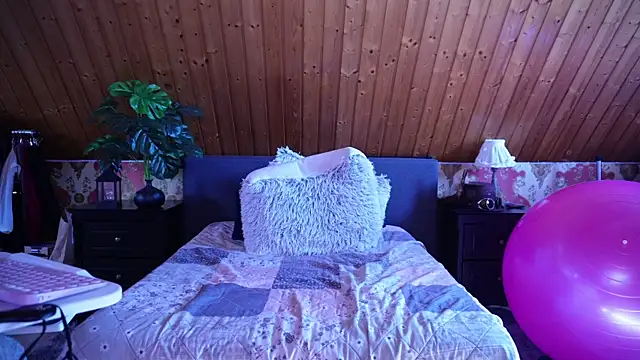 TessaWinter online show from 20, 9, 2025