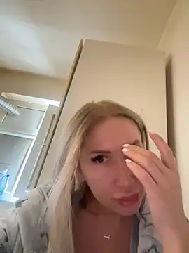 LexxiLow online show from 18, 2, 2025