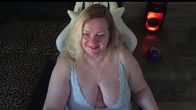 Snapshot of MolligSpielle chatting on 5, 3, 2026 MolligSpielle online show from 5, 3, 2026