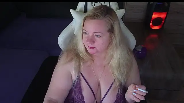 Snapshot of MolligSpielle chatting on 2, 3, 2026 MolligSpielle online show from 2, 3, 2026