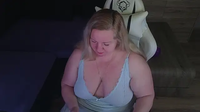 Snapshot of MolligSpielle chatting on 6, 2, 2026 MolligSpielle online show from 6, 2, 2026