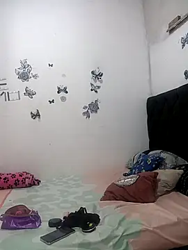 Nicolle Milf online show from 26, 9, 2025