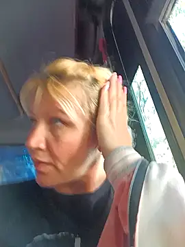 Nicolle Milf online show from 31, 1, 2025