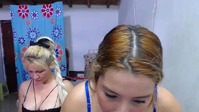 Nicolle Milf online show from 8, 10, 2025