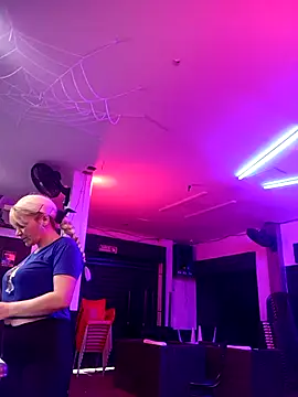 Nicolle Milf online show from 13, 11, 2025