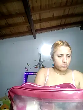 Nicolle Milf online show from 14, 1, 2026