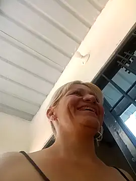 Nicolle Milf online show from 23, 9, 2025