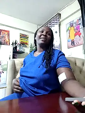 Snapshot of Toomuchbooty33 chatting on 8, 10, 2025 Toomuchbooty33 online show from 8, 10, 2025