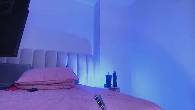 Snapshot of britanyy_ chatting on 28, 11, 2025 britanyy online show from 28, 11, 2025