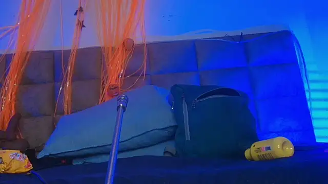 Snapshot of britanyy_ chatting on 25, 10, 2025 britanyy online show from 25, 10, 2025