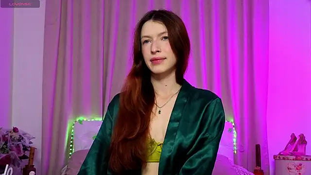 WildRedBerry online show from 3, 10, 2025