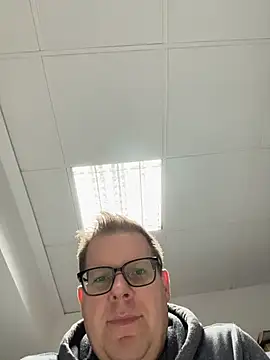 Snapshot of AnnualSunrise chatting on 26, 10, 2025 AnnualSunrise online show from 26, 10, 2025