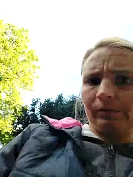 Snapshot of AnnualSunrise chatting on 12, 9, 2025 AnnualSunrise online show from 12, 9, 2025