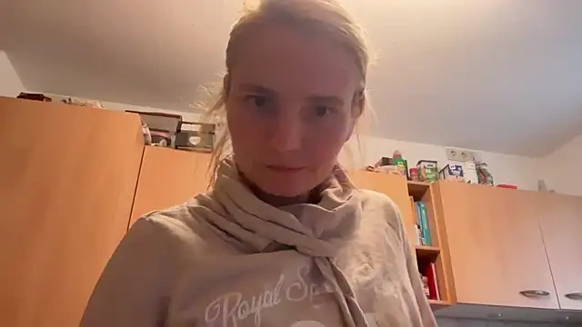 Snapshot of AnnualSunrise chatting on 8, 11, 2025 AnnualSunrise online show from 8, 11, 2025