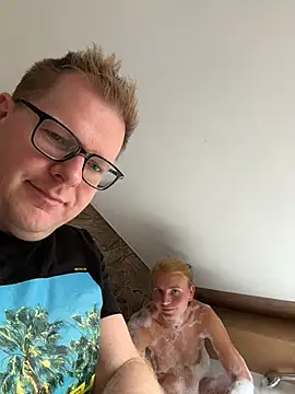 Snapshot of AnnualSunrise chatting on 14, 10, 2025 AnnualSunrise online show from 14, 10, 2025