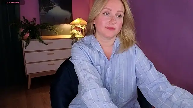 Lazy Lady online show from 10, 9, 2025