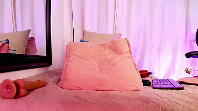 danna berlin  online show from 12, 3, 2025