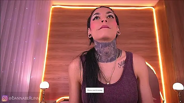 Snapshot of danna_berlin_ chatting on 5, 2, 2026 danna berlin online show from 5, 2, 2026