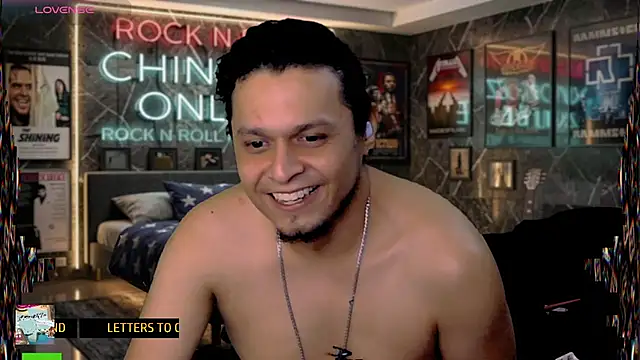 Snapshot of chino_roz chatting on 13, 7, 2026 chino roz online show from 13, 7, 2026