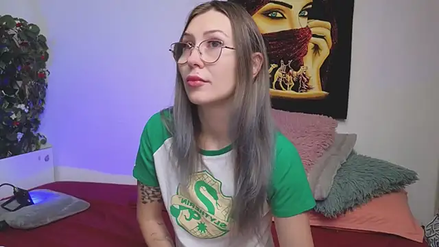 KrisztyAna online show from 4, 12, 2025