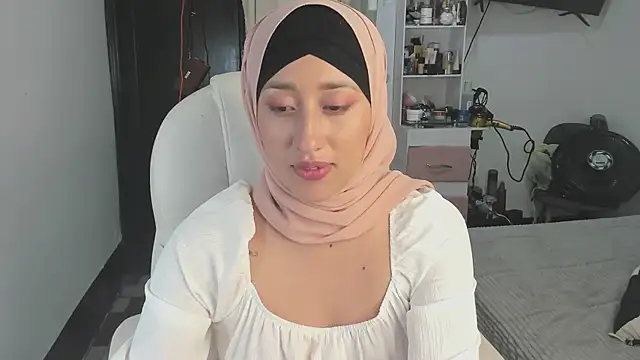 adila anich online show from 7, 1, 2025