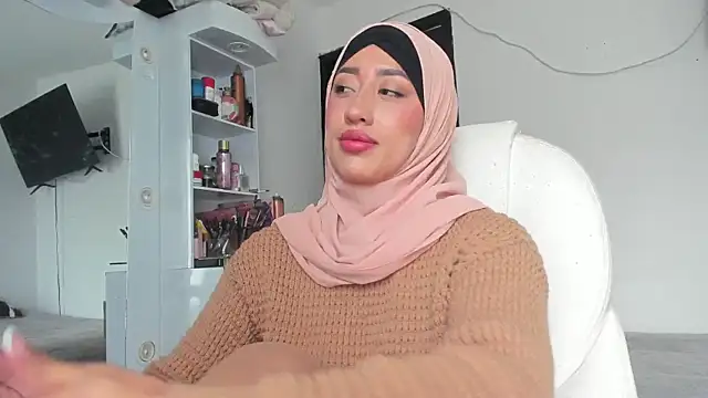 adila anich online show from 19, 9, 2025