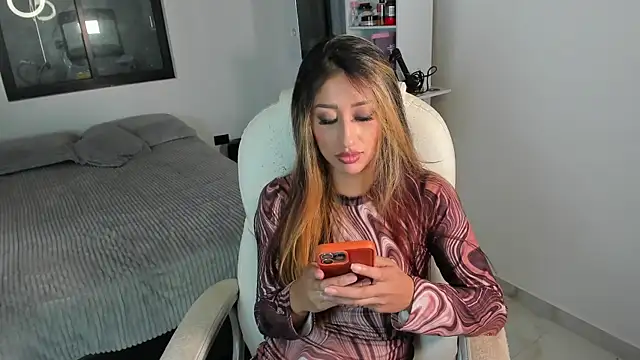 adila anich online show from 29, 10, 2025