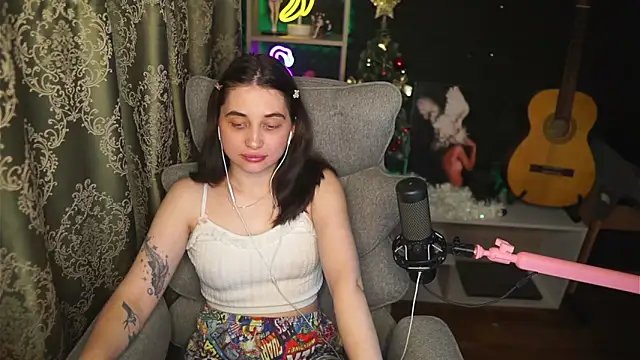 delicatedBailey online show from 23, 7, 2026