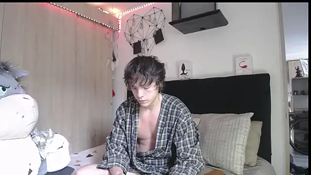 Santiago kiler online show from 16, 4, 2026