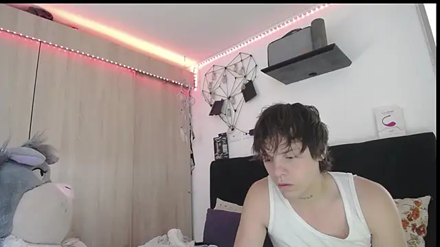 Santiago kiler online show from 4, 3, 2026