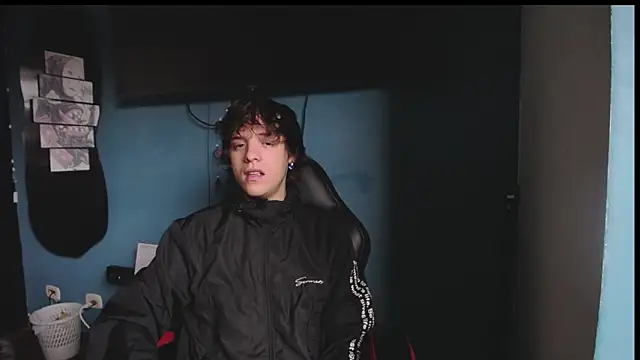 Santiago kiler online show from 4, 4, 2026