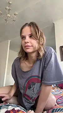 LeyaJohnson online show from 8, 10, 2025