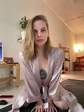 LeyaJohnson online show from 19, 4, 2026