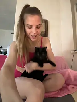 LeyaJohnson online show from 19, 1, 2025