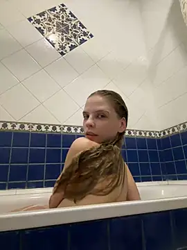 LeyaJohnson online show from 5, 1, 2025