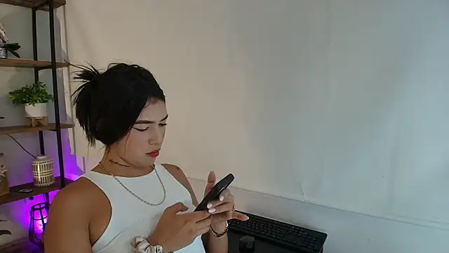 Sassy--Girl online show from 11, 7, 2026