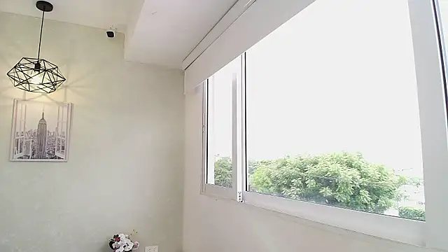 Sassy--Girl online show from 12, 9, 2025