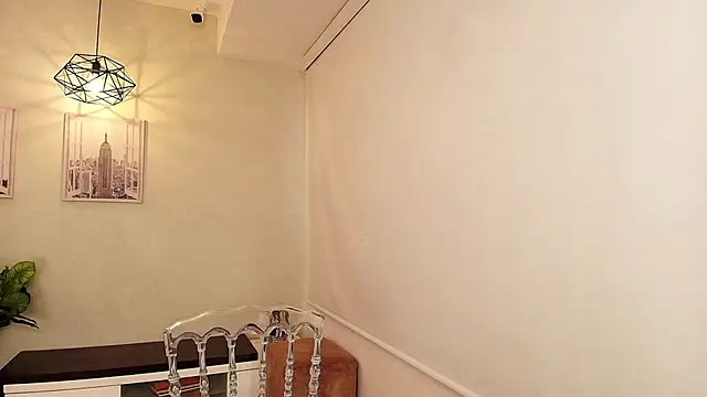 Sassy--Girl online show from 16, 9, 2025