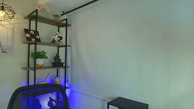 Sassy--Girl online show from 10, 4, 2026