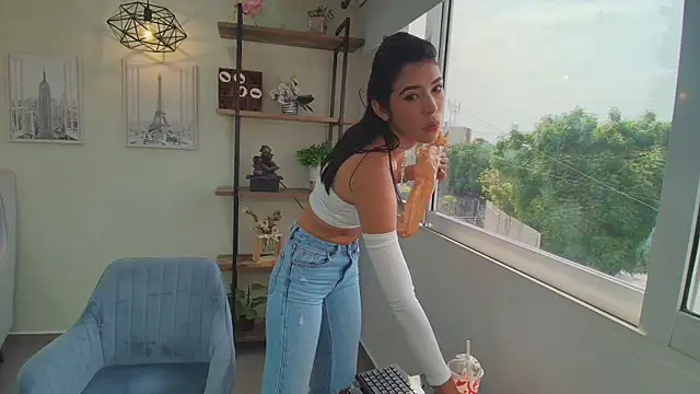 Sassy--Girl online show from 12, 7, 2026