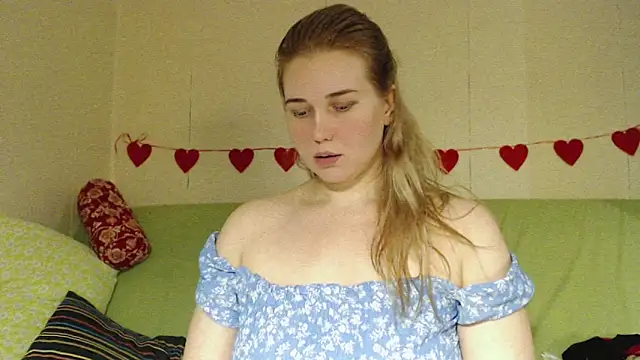 Snapshot of mmmPinUpGirl chatting on 21, 2, 2026 mmmPinUpGirl online show from 21, 2, 2026