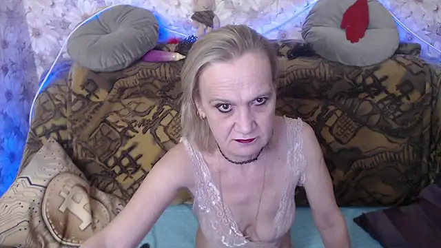 Snapshot of MissBekker chatting on 22, 2, 2025 MissBekker online show from 22, 2, 2025