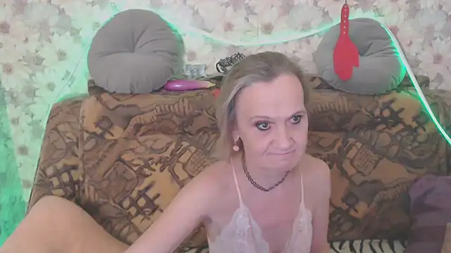 Snapshot of MissBekker chatting on 13, 1, 2026 MissBekker online show from 13, 1, 2026