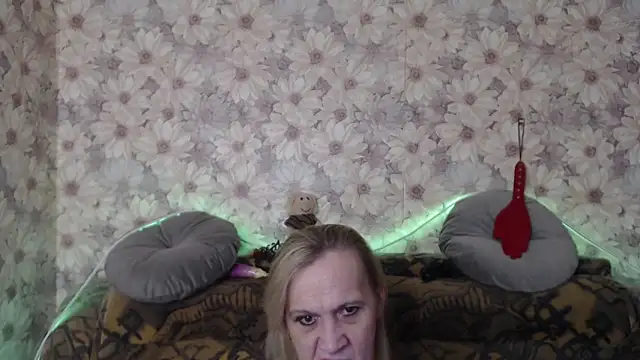 Snapshot of MissBekker chatting on 24, 2, 2025 MissBekker online show from 24, 2, 2025