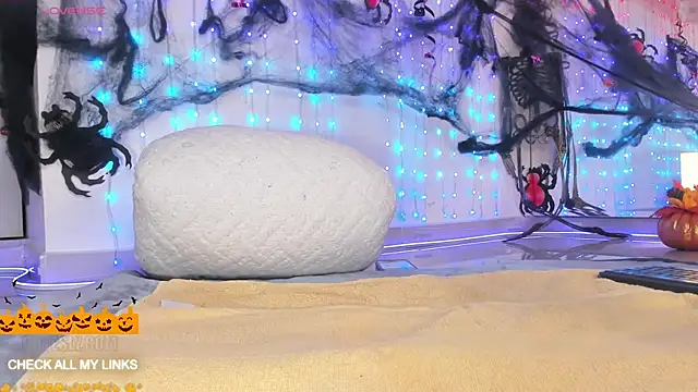 Snapshot of ohyesly_ chatting on 6, 10, 2025 ohyesly online show from 6, 10, 2025