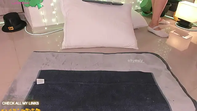 ohyesly  online show from 4, 3, 2026