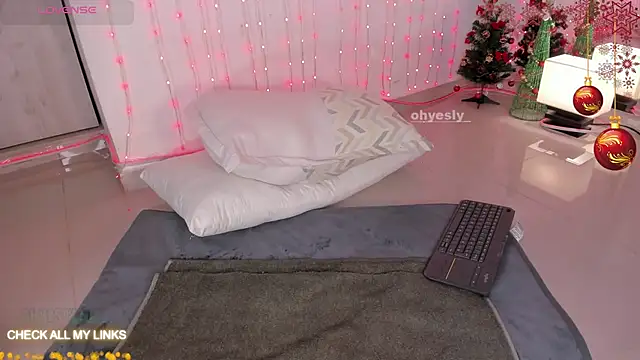 ohyesly  online show from 3, 12, 2025