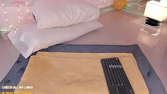 ohyesly  online show from 6, 1, 2026