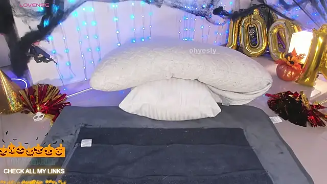 Snapshot of ohyesly_ chatting on 31, 10, 2025 ohyesly online show from 31, 10, 2025